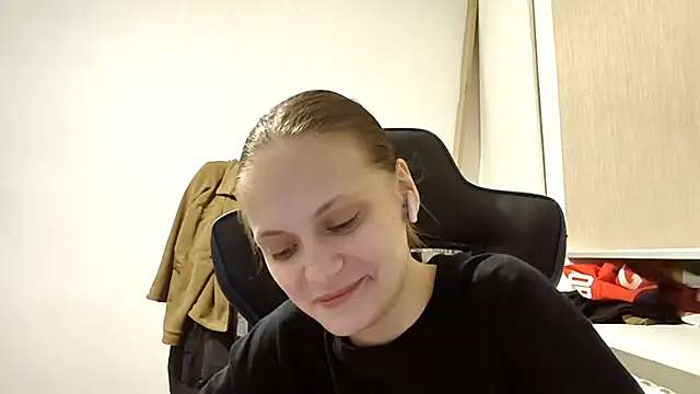 LuluSweetyGirl online show from March 16, 1:37 pm