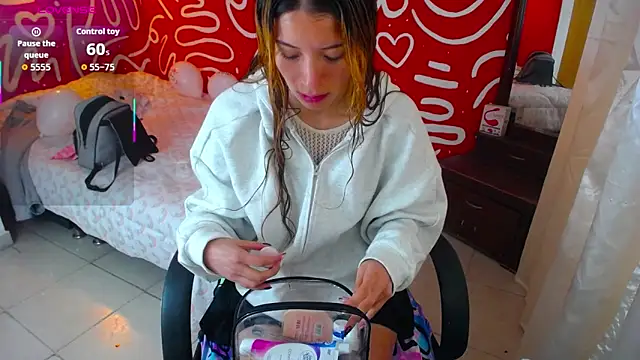 lucyrivera  online show from March 5, 12:34 pm