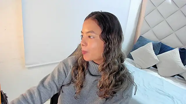 dulce lyraa1 online show from February 26, 4:22 am