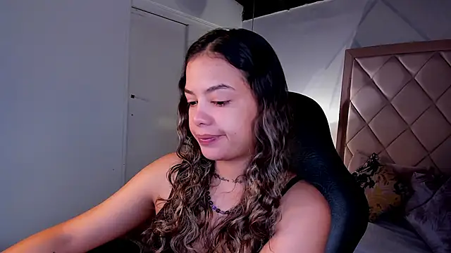 dulce lyraa1 online show from May 29, 4:21 am