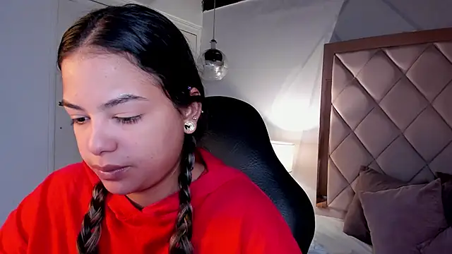 dulce lyraa1 online show from June 4, 4:29 am