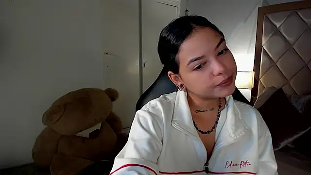 dulce lyraa1 online show from June 12, 4:11 am