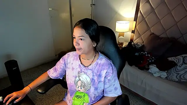 dulce lyraa1 online show from June 24, 5:06 am