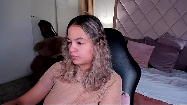 dulce lyraa1 online show from July 22, 6:16 am