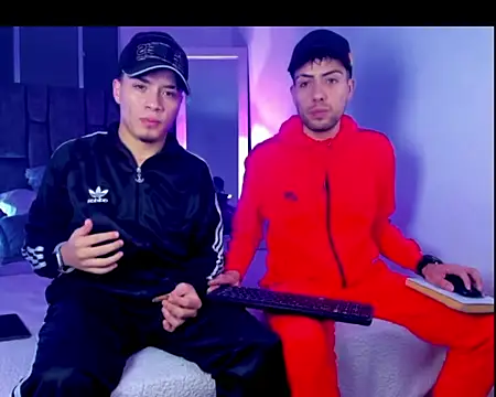 alex and christhoper online show from February 28, 1:39 am