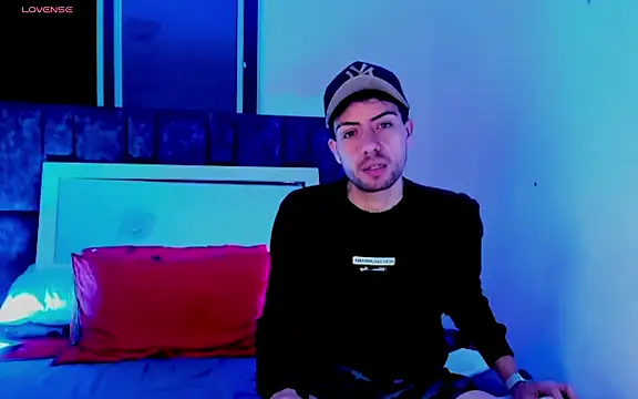 alex and christhoper online show from March 17, 8:06 am