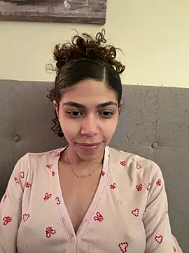 021hotcouple online show from April 6, 5:58 pm