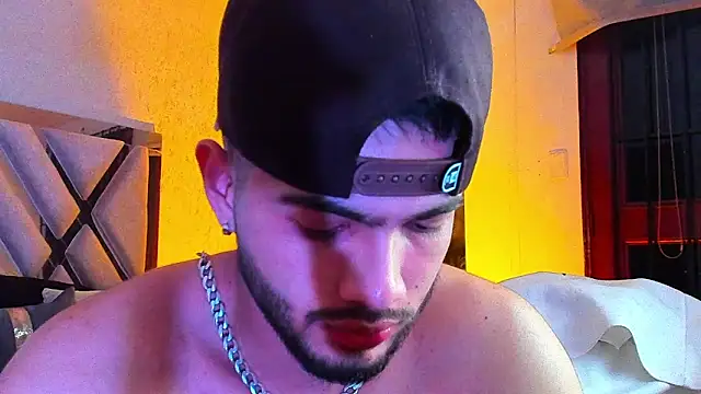 Snapshot of Vincentblack chatting on February 24, 6:33 am Vincentblack online show from February 24, 6:33 am