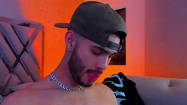 Vincentblack online show from May 4, 5:25 am