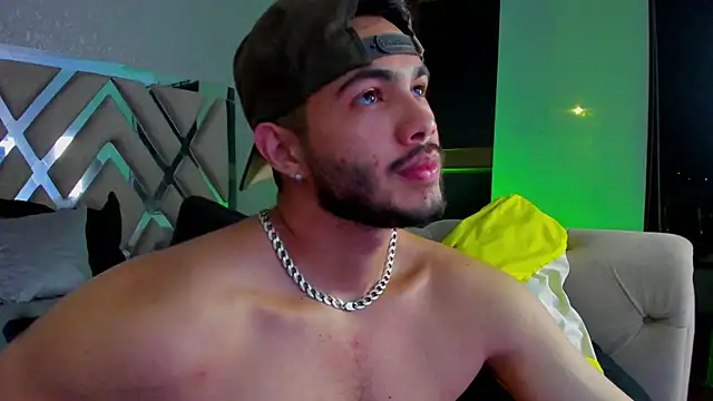 Vincentblack online show from June 18, 2:12 am