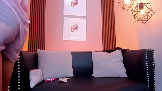 Elisasue online show from May 8, 11:54 pm