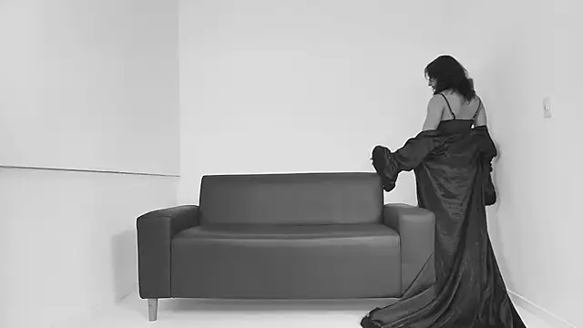 Elisasue online show from May 18, 4:29 am