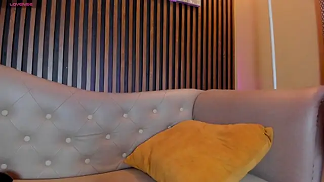 Elisasue online show from June 19, 8:51 am