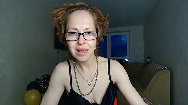 Snapshot of LioraWeiss chatting on May 15, 5:20 pm LioraWeiss online show from May 15, 5:20 pm