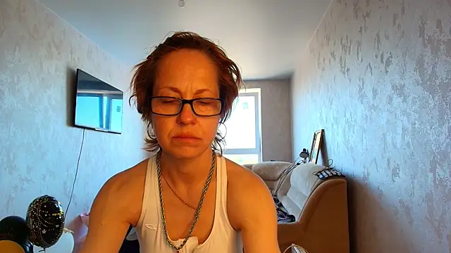 Snapshot of LioraWeiss chatting on May 18, 7:36 am LioraWeiss online show from May 18, 7:36 am