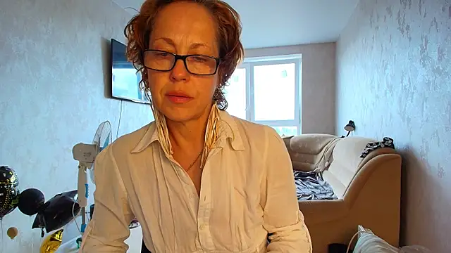 Snapshot of LioraWeiss chatting on May 27, 9:17 am LioraWeiss online show from May 27, 9:17 am
