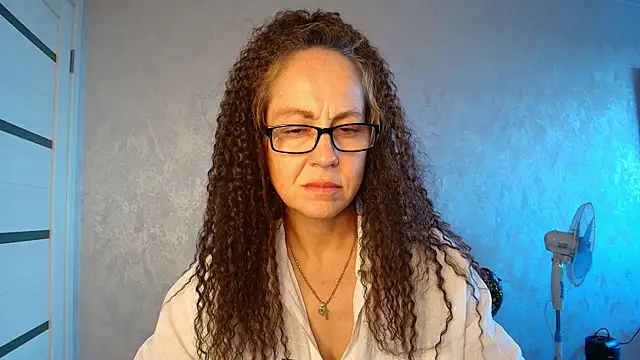 Snapshot of LioraWeiss chatting on June 3, 2:33 pm LioraWeiss online show from June 3, 2:33 pm