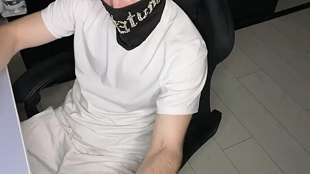 chantatummm online show from May 1, 10:47 pm