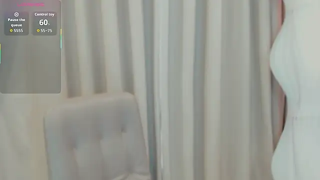 Snapshot of daniela-rush chatting on May 8, 1:33 am daniela-rush online show from May 8, 1:33 am