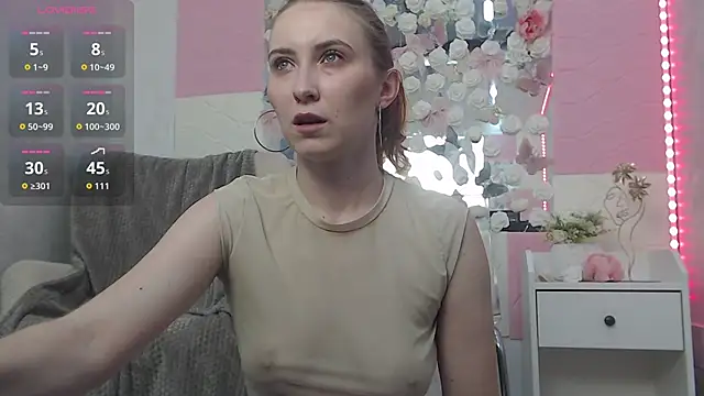 EmberLuna  online show from June 18, 6:46 am