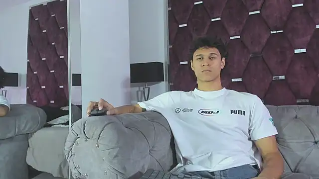TonyBenedetti online show from June 15, 8:22 pm