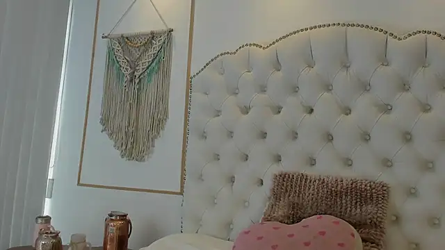 Snapshot of Sara_funy chatting on May 6, 2:11 pm Sara funy online show from May 6, 2:11 pm