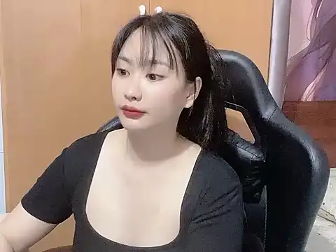 Sunny2868 online show from April 26, 4:32 am