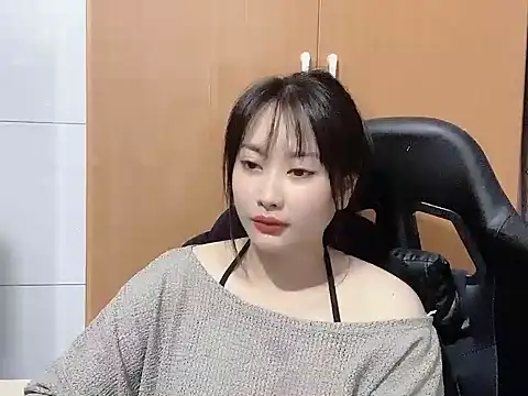 Sunny2868 online show from April 27, 2:09 am