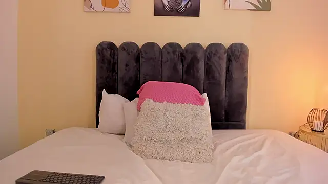 MadisonJackson  online show from March 11, 11:49 am