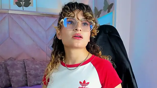 emilyjonesss  online show from March 13, 8:04 pm