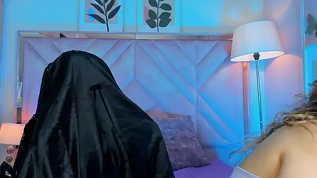 emilyjonesss  online show from March 17, 7:50 pm