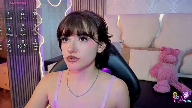 Snapshot of Cloee_tay1 chatting on June 3, 3:06 pm Cloee tay1 online show from June 3, 3:06 pm