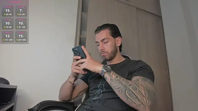 Snapshot of Axel__Blaze chatting on May 8, 1:27 pm Axel Blaze online show from May 8, 1:27 pm