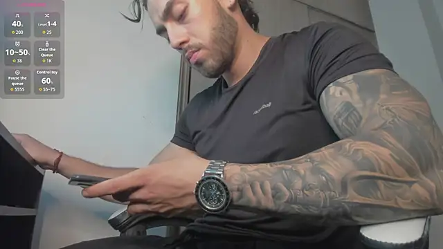 Snapshot of Axel__Blaze chatting on June 3, 1:36 pm Axel Blaze online show from June 3, 1:36 pm