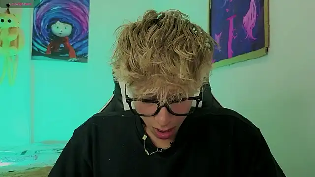 Ryan sweet online show from March 16, 5:44 am