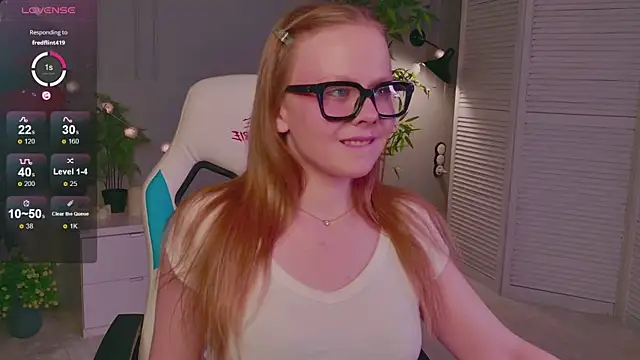 Sophie Peach  online show from April 24, 2:30 pm
