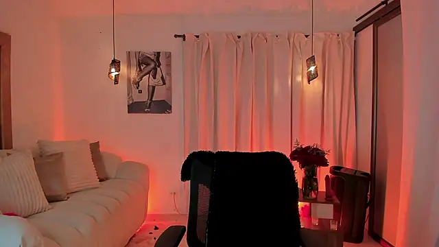 Snapshot of IsabellaLux_ chatting on June 9, 2:50 pm IsabellaLux online show from June 9, 2:50 pm