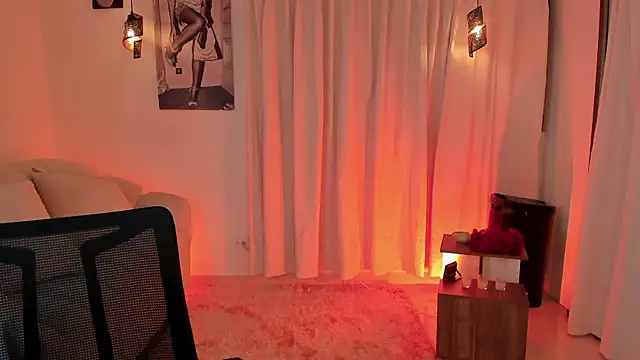 Snapshot of IsabellaLux_ chatting on June 18, 5:28 pm IsabellaLux online show from June 18, 5:28 pm
