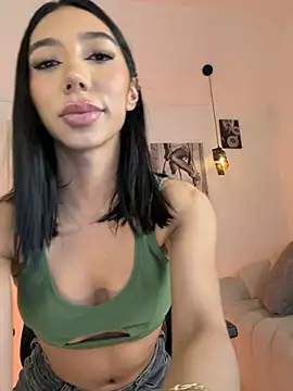 Snapshot of IsabellaLux_ chatting on July 23, 10:29 pm IsabellaLux online show from July 23, 10:29 pm