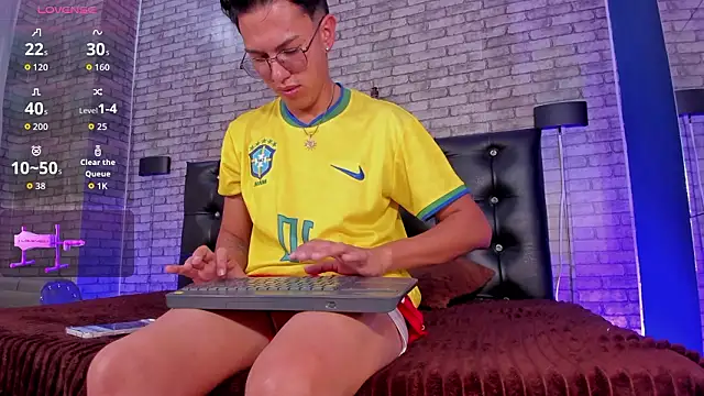 Lian Prince online show from March 13, 7:42 pm