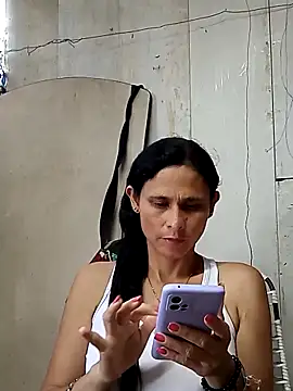 Snapshot of yuliitza4 chatting on May 10, 1:16 pm yuliitza4 online show from May 10, 1:16 pm