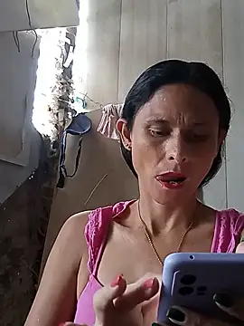 Snapshot of yuliitza4 chatting on May 19, 2:01 pm yuliitza4 online show from May 19, 2:01 pm