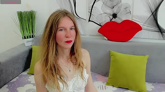 Snapshot of Mira_XOo chatting on May 21, 2:35 pm Mira XOo online show from May 21, 2:35 pm