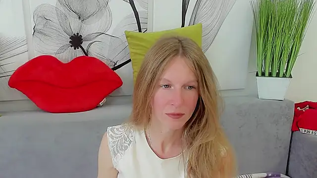 Snapshot of Mira_XOo chatting on June 19, 1:59 pm Mira XOo online show from June 19, 1:59 pm