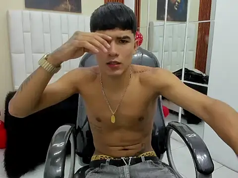 Thiago collinss online show from February 28, 10:33 pm