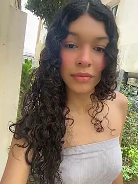 Snapshot of Sophiemoo_ chatting on June 7, 4:00 pm Sophiemoo online show from June 7, 4:00 pm