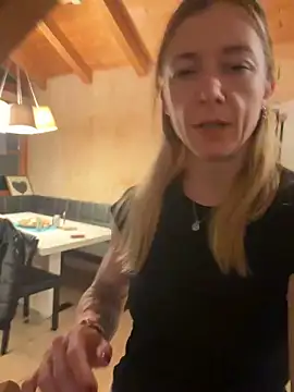 Snapshot of FitAnna chatting on February 25, 7:01 pm FitAnna online show from February 25, 7:01 pm