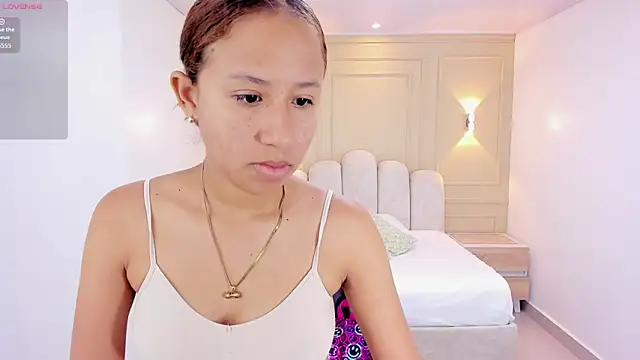 Snapshot of LESLYSIMPSON chatting on May 5, 7:33 pm LESLYSIMPSON online show from May 5, 7:33 pm