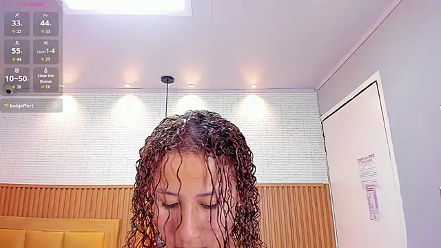 Snapshot of LESLYSIMPSON chatting on May 23, 7:51 pm LESLYSIMPSON online show from May 23, 7:51 pm