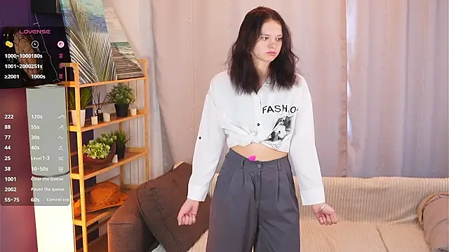 Snapshot of CharaSturdy chatting on March 6, 6:54 am CharaSturdy online show from March 6, 6:54 am